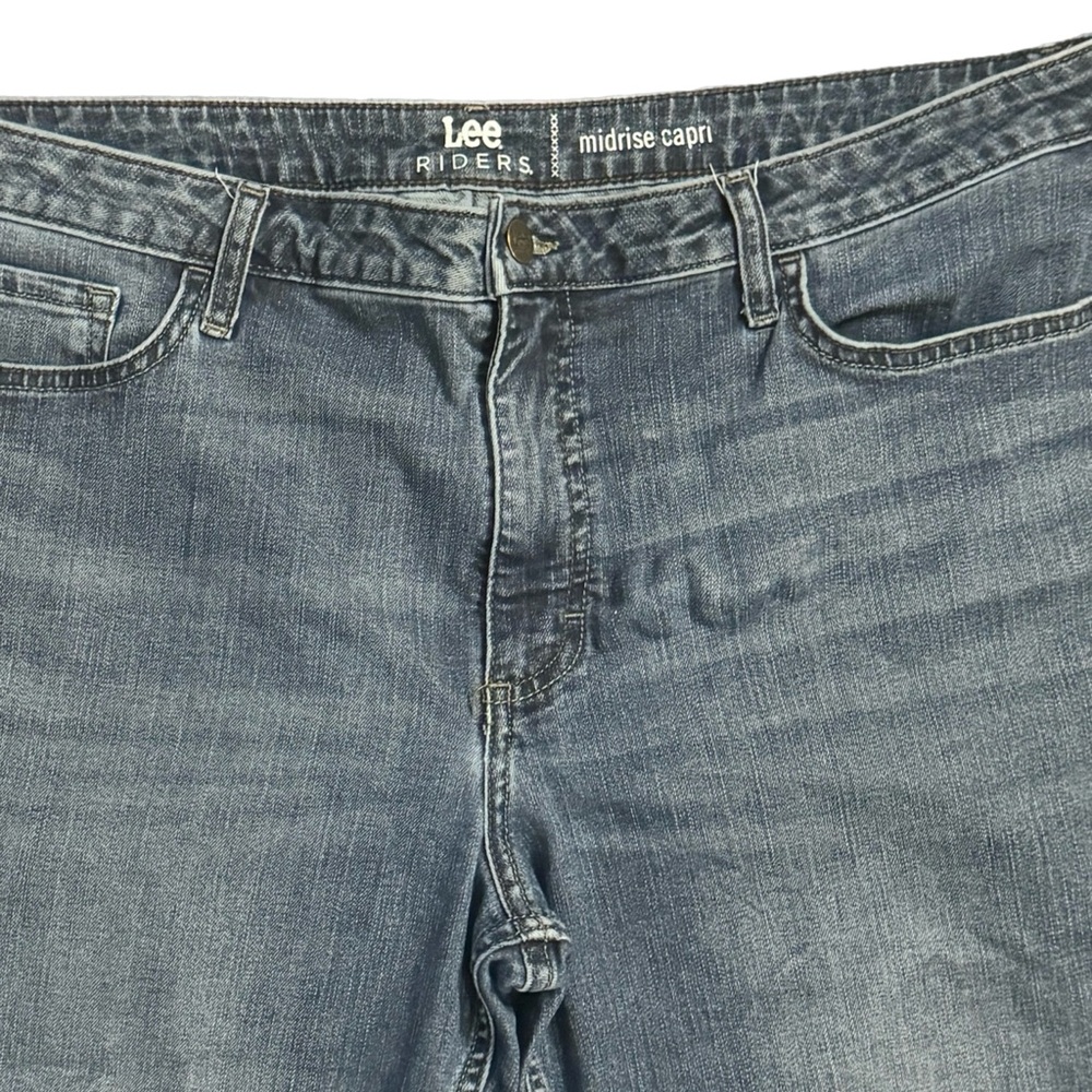 Lee Riders Capri Jeans Women 18 Blue Mid Rise Stretch - Picture 2 of 3